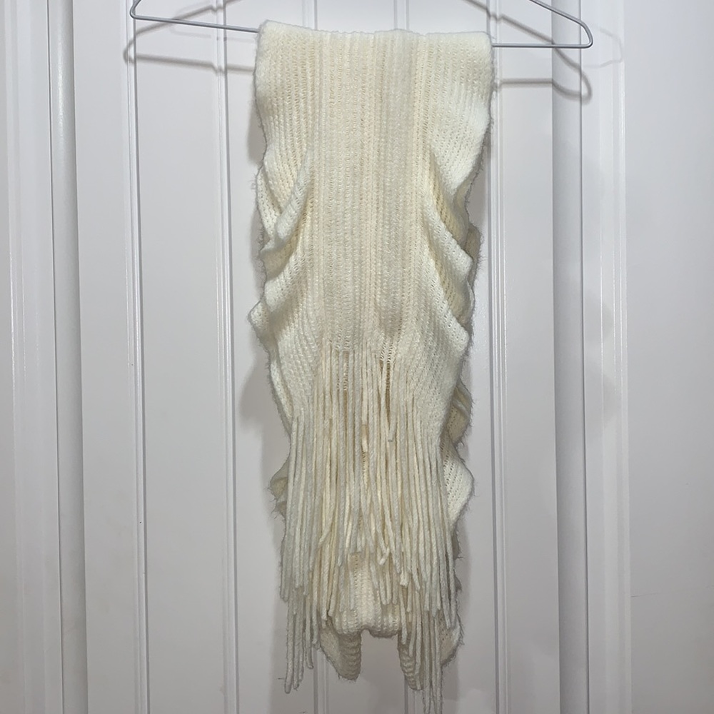 Cream ruffled fringe scarf